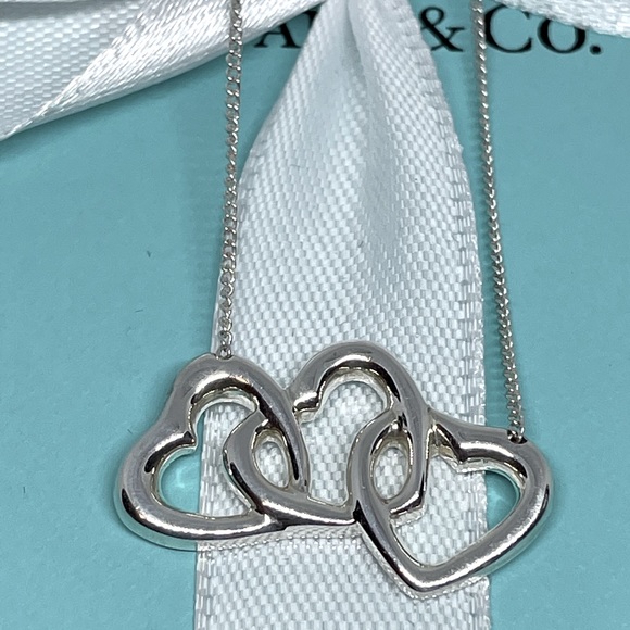 Tiffany & Co. Jewelry - ⭐️final price⭐️Vintage Tiffany Triple Heart Necklace